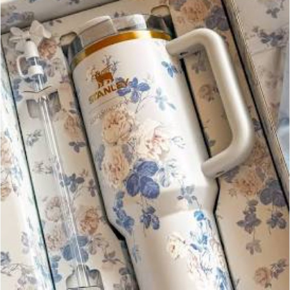 Stanley White and Blue Insulated Thermos for Dining